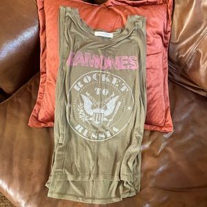 DAYDREAMER - olive green - Ramones tank